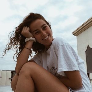 Meet your Posher, Valentina